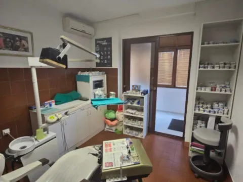 Prodaja, kuća, 298m², Tološi, Podgorica - image 2