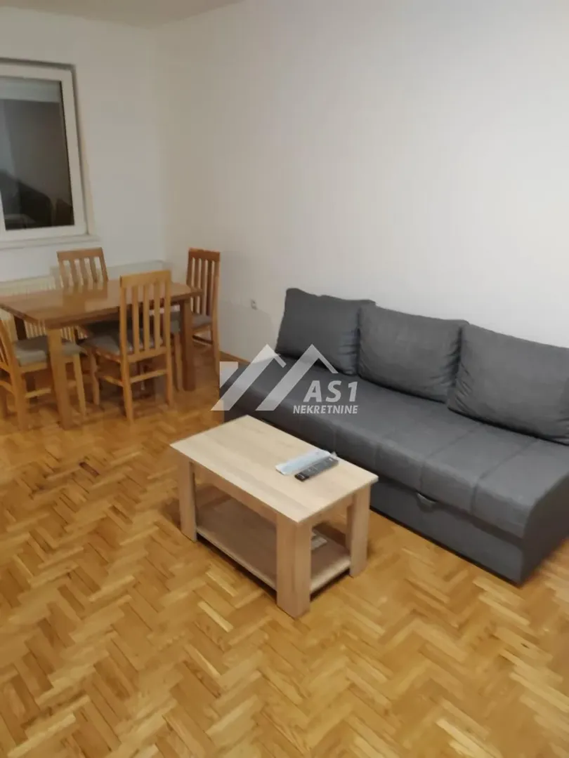 Izdavanje, jednosoban stan, 33m², Adamovićevo Naselje, Novi Sad Sve Podlokacije