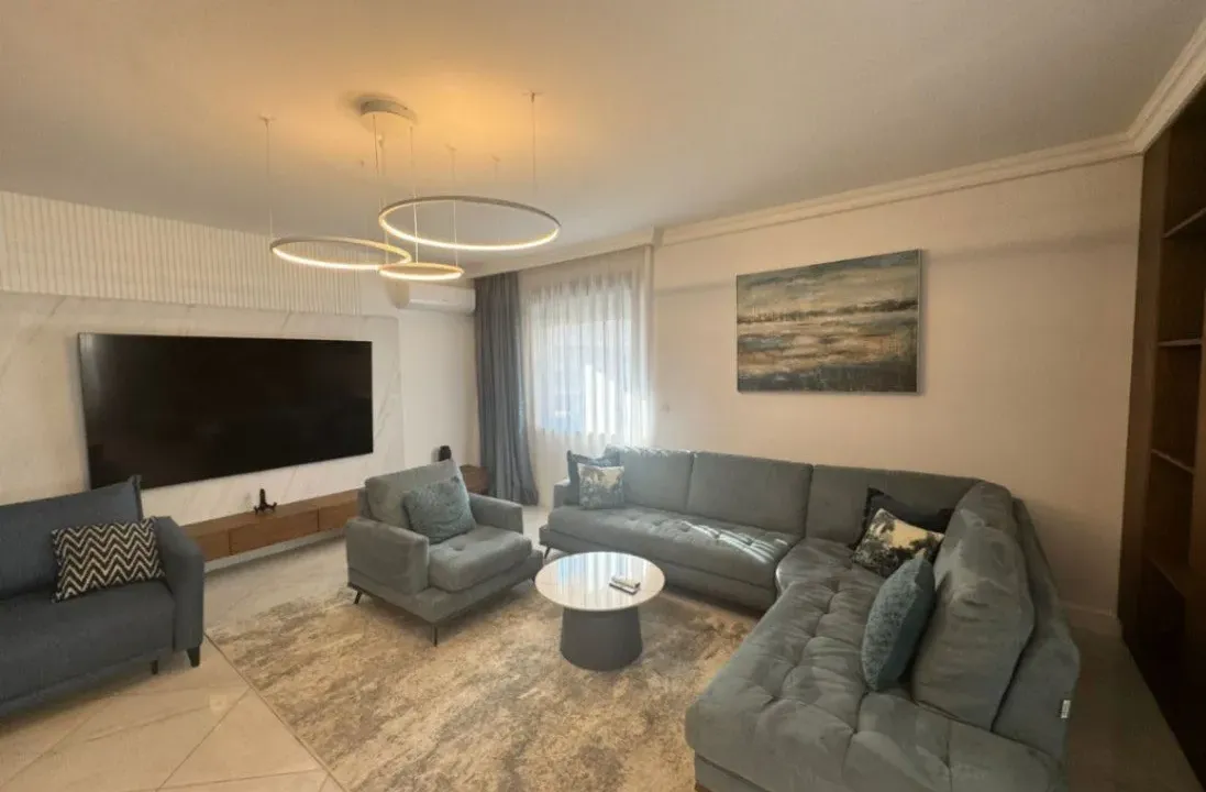 Izdavanje, dvosoban stan, 105m², Rozino, Budva