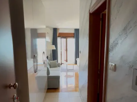 Sale, one bedroom apartment, 45m², Bečići, Budva - image 10