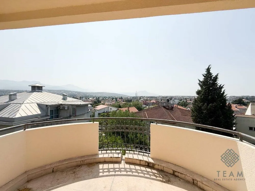 Rent, house, 460m², Gorica C, Podgorica