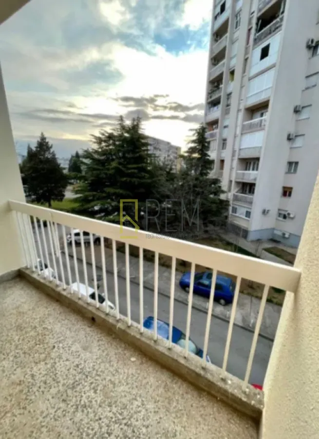 Prodaja, dvosoban stan, 65m², Drpe Mandića, Podgorica