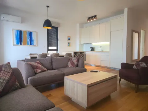 Izdavanje, trosoban stan, 95m², City Kvart, Podgorica - image 5