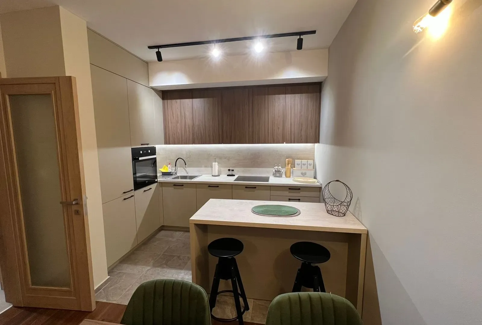 Izdavanje, jednosoban stan, 54m², Master Kvart, Podgorica