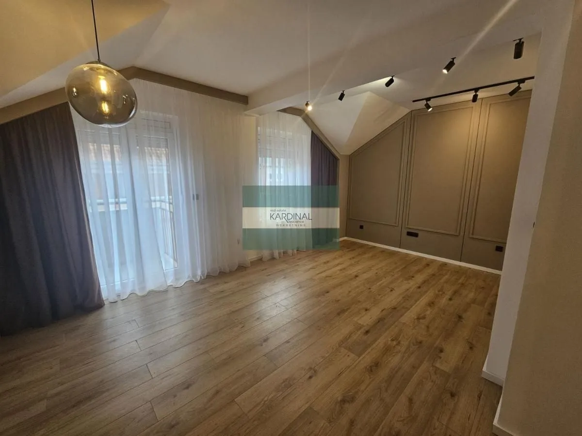 Prodaja, trosoban stan, 58m², Centar, Novi Sad