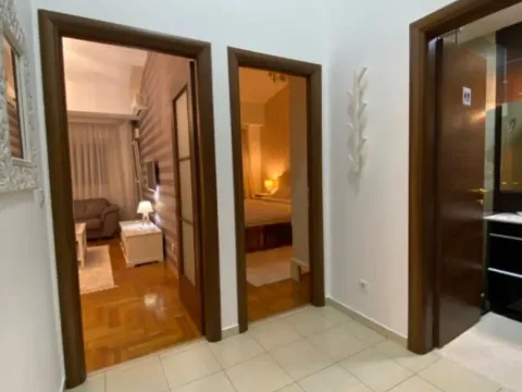 Izdavanje, jednosoban stan, 52m², City Kvart, Podgorica - image 7