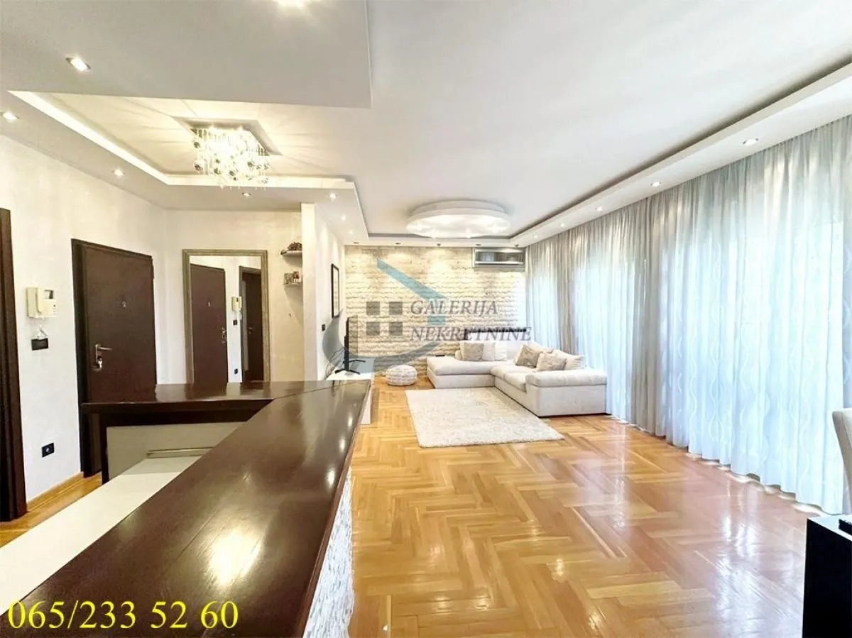 Rent, four bedroom apartment, 97m², Vračar Sve Podlokacije, Beograd