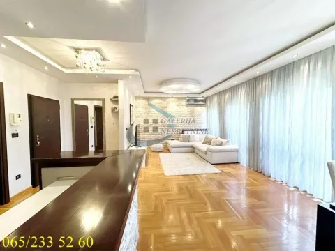 Rent, four bedroom apartment, 97m², Vračar Sve Podlokacije, Beograd - image 1