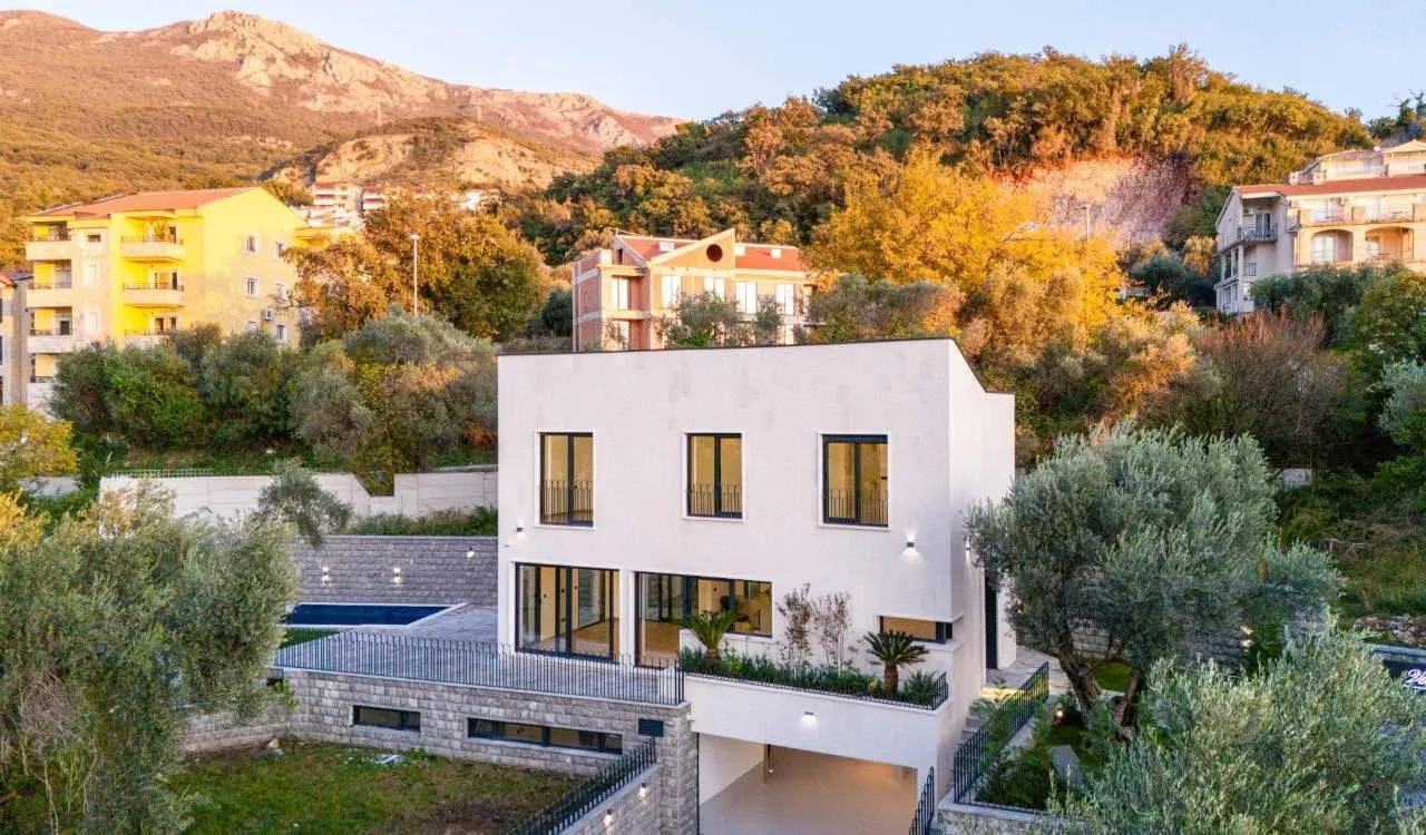 Prodaja, kuća, 240m², Kamenovo, Budva