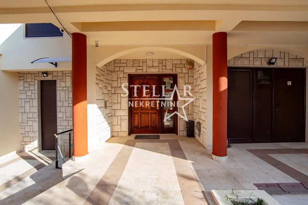 Rent, house, 320m², Gorica C, Podgorica