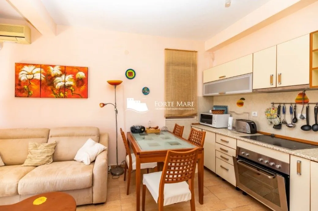 Prodaja, dvosoban stan, 57m², Srbina, Herceg Novi