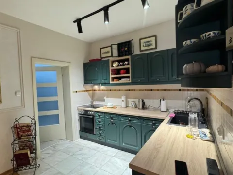 Izdavanje, trosoban stan, 145m², Momišići, Podgorica - image 3