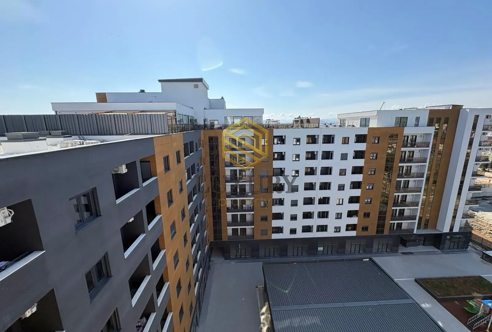 Rent, apartment, 275m², Stari Aerodrom, Podgorica
