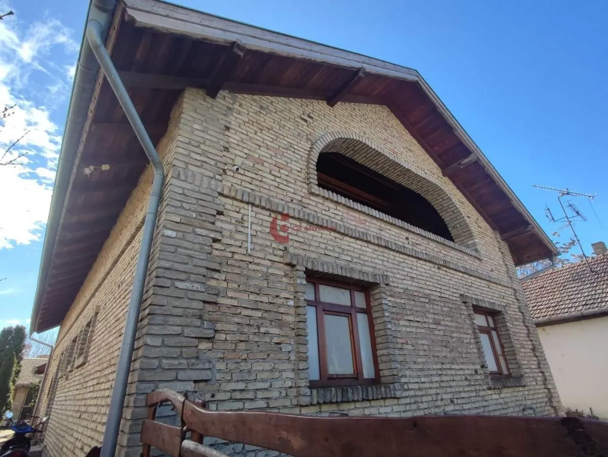 Prodaja, kuća, 250m², Novo Selo, Subotica
