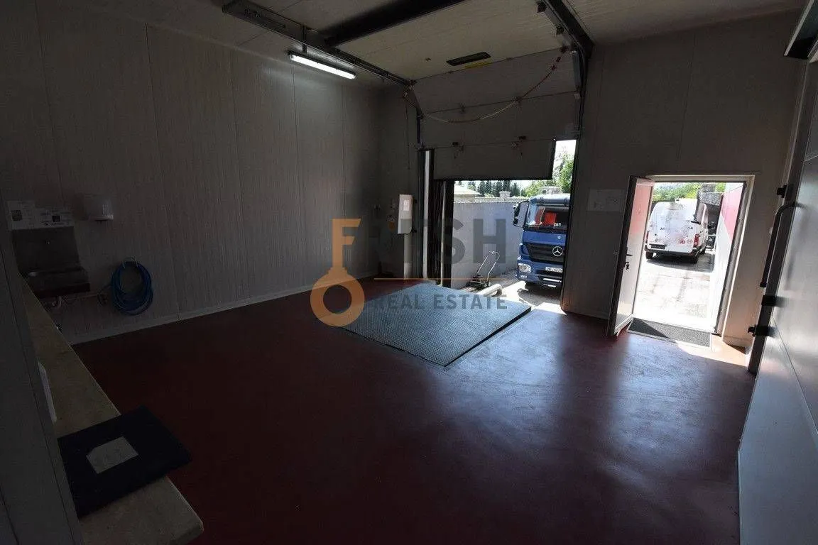 Sale, office space, 794m², Rogami, Podgorica