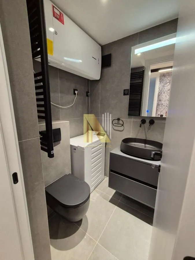 Izdavanje, trosoban stan, 67m², Banatić, Novi Sad Sve Podlokacije