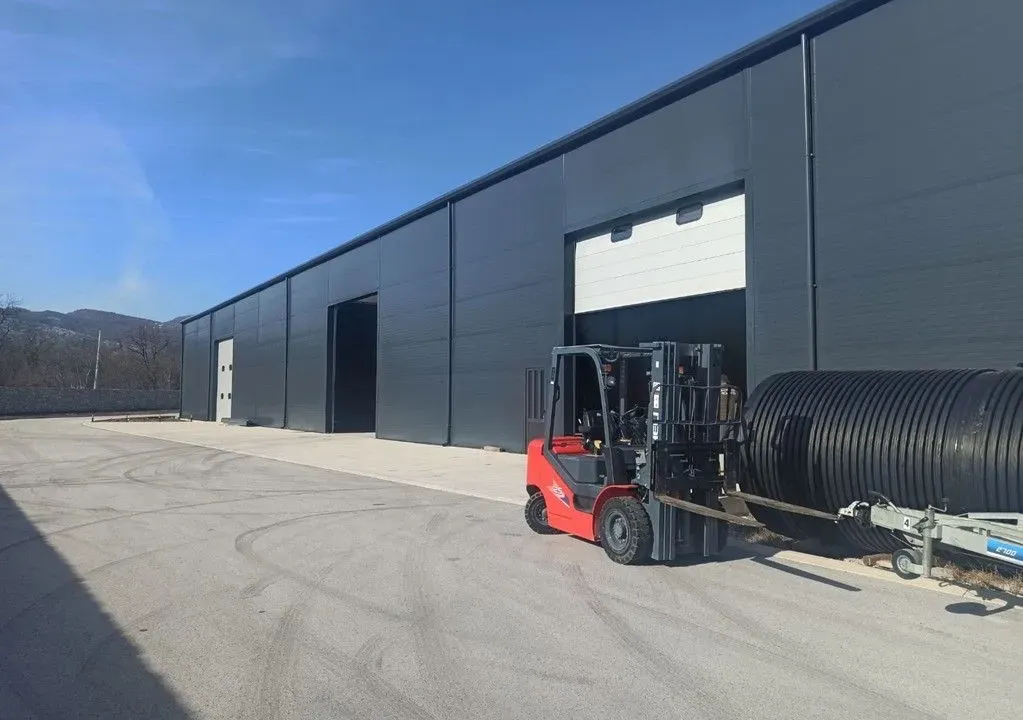 Izdavanje, poslovni prostor, 1000m², Barutana, Podgorica