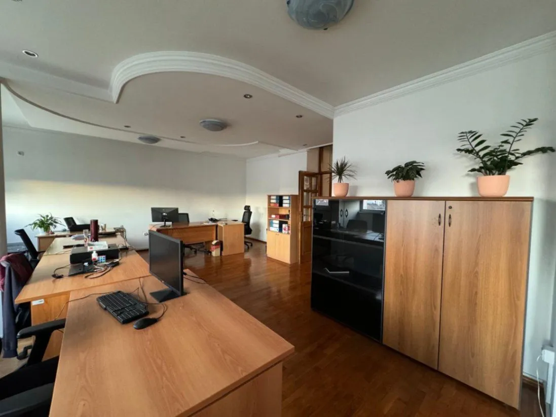 Rent, office space, 84m², Autobuska stanica, Podgorica