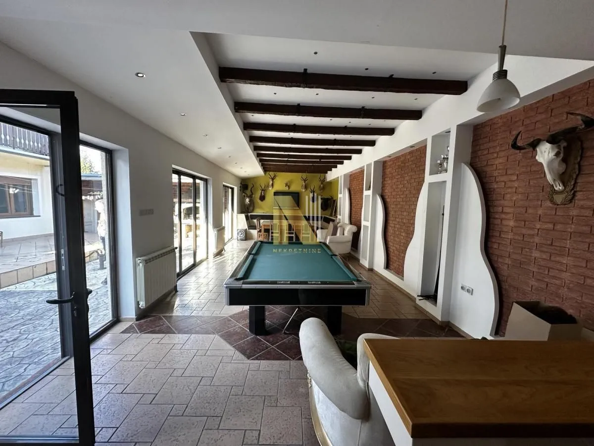Prodaja, kuća, 300m², Veternik, Novi Sad Sve Podlokacije