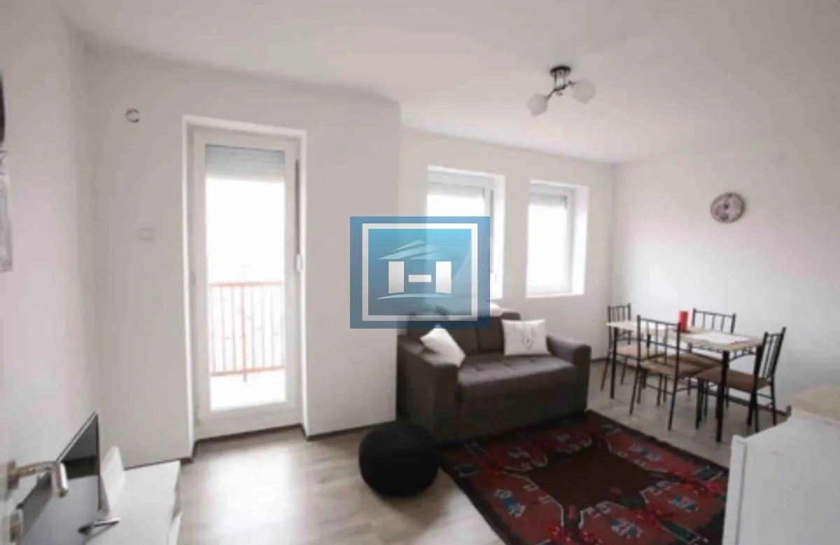 Izdavanje, dvosoban stan, 42m², Gloždak, Paraćin