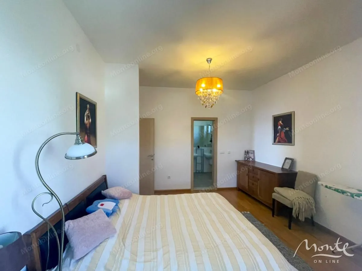 Sale, three bedroom apartment, 98m², Bečići, Budva