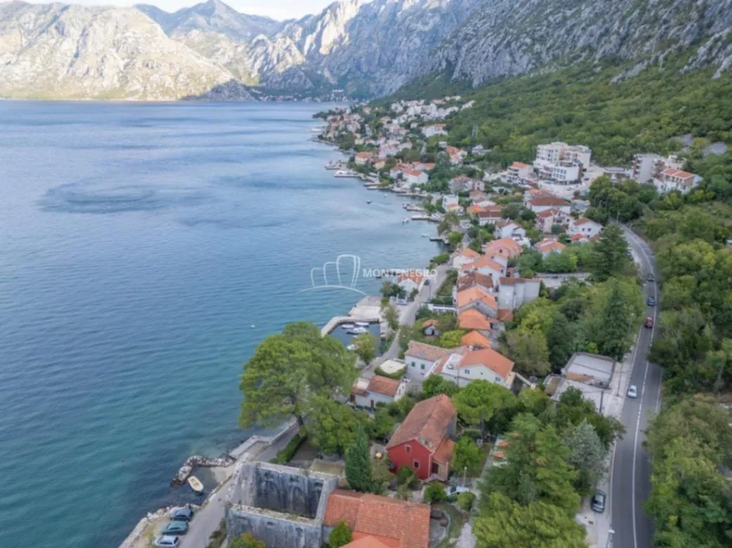 Prodaja, kuća, 170m², Dobrota, Kotor