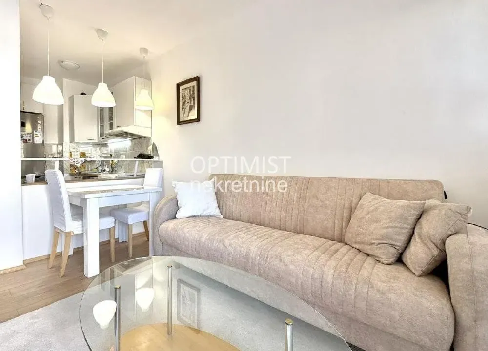 Izdavanje, jednosoban stan, 40m², Stari Grad, Beograd