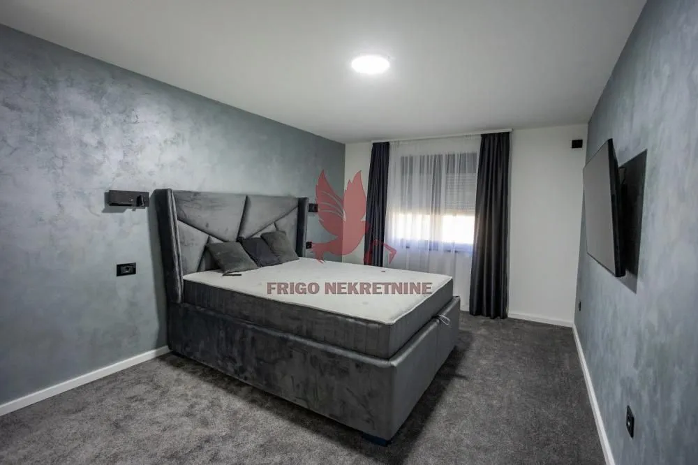 Sale, house, 302m², Mladenovac, Beograd
