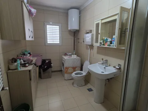 Prodaja, kuća, 175m², Kuće Rakića, Podgorica - image 9