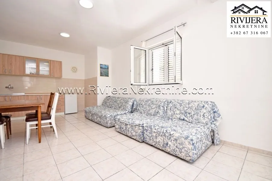 Prodaja, stan, 54m², Baošići, Herceg Novi