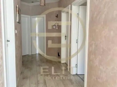 Prodaja, kuća, 273m², Petrovaradin, Novi Sad - image 22