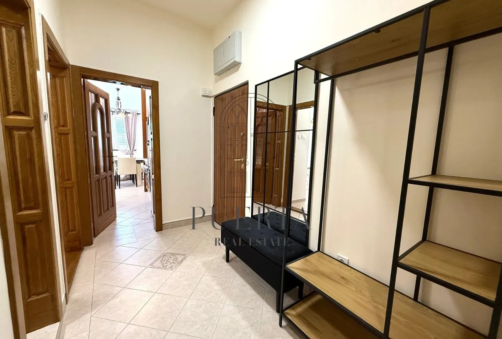 Izdavanje, trosoban stan, 114m², Preko Morače, Podgorica