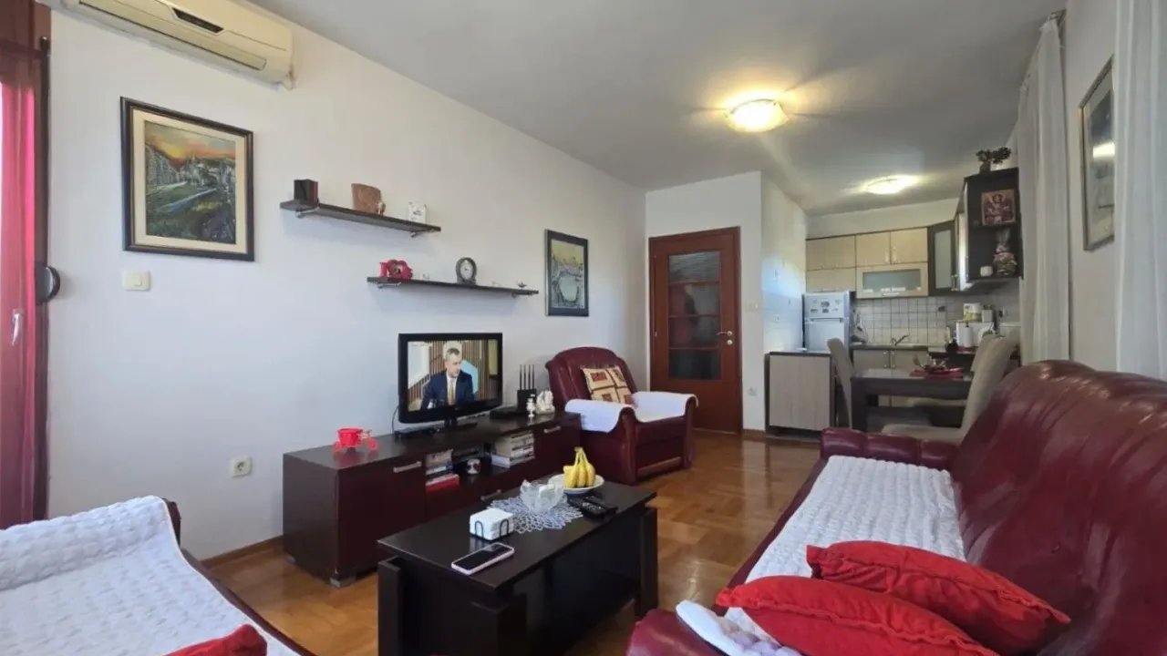 Prodaja, jednosoban stan, 52m², Centar, Nikšić