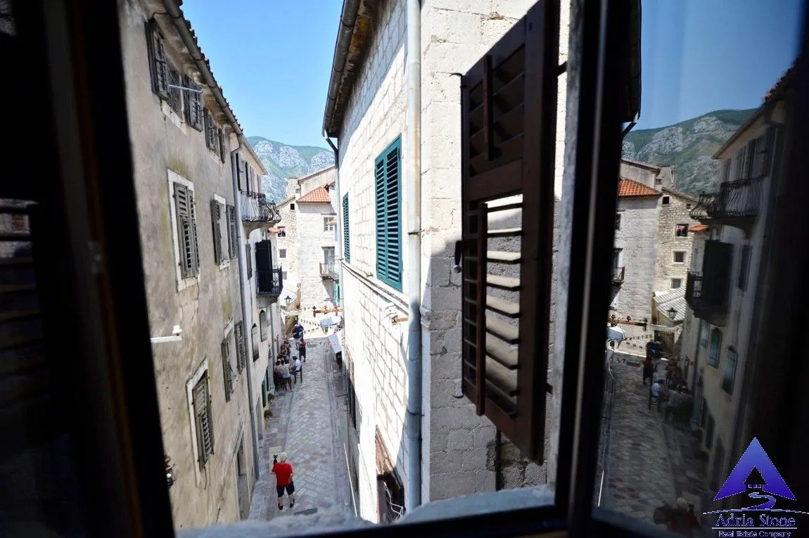 Prodaja, jednosoban stan, 52m², Grad, Kotor