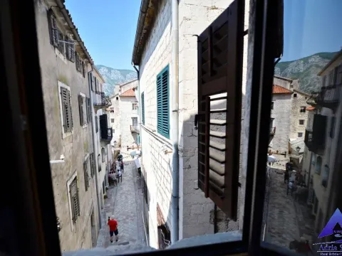 Prodaja, jednosoban stan, 52m², Grad, Kotor - image 8