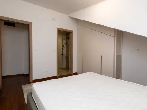 Izdavanje, četvorosoban stan, 127m², Master Kvart, Podgorica - image 6