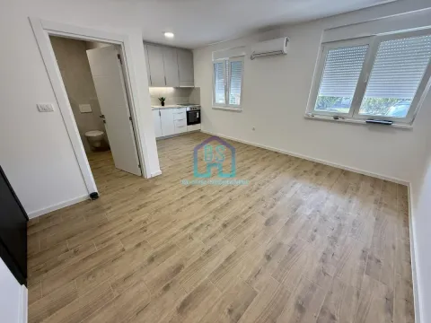 Prodaja, garsonjera, 26m², Vidovdansko naselje, Novi Sad Sve Podlokacije - image 2