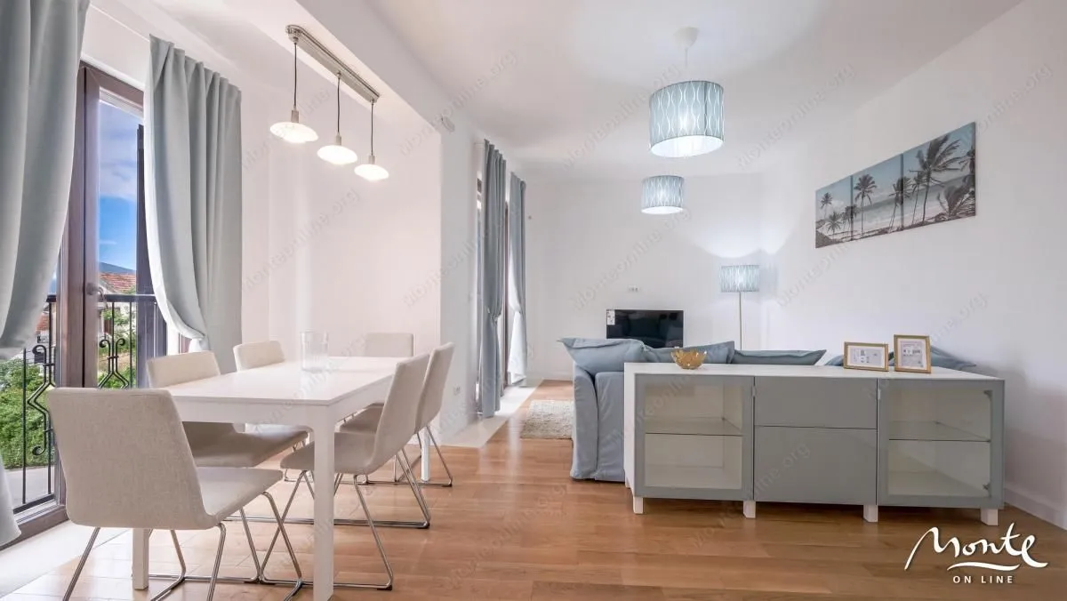 Prodaja, jednosoban stan, 50m², Centar, Tivat