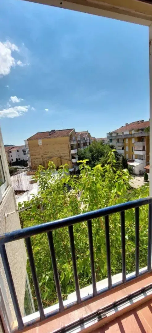 Prodaja, četvorosoban stan, 100m², Adok, Budva