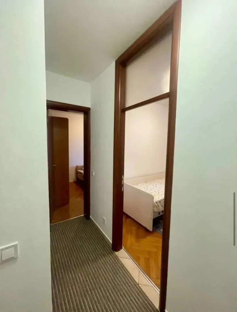 Izdavanje, dvosoban stan, 64m², Gorica C, Podgorica