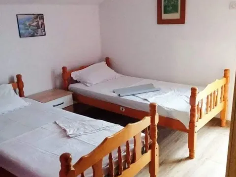 Izdavanje, trosoban stan, 70m², Kalimanj, Tivat - image 6