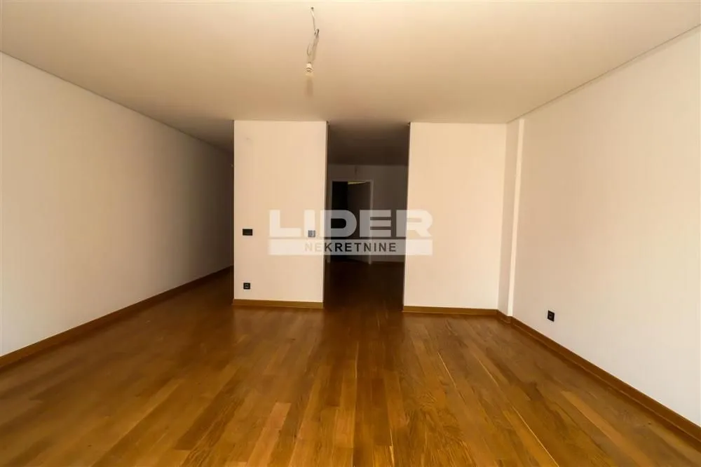 Sale, four bedroom apartment, 261m², Vračar Hram, Vračar Sve Podlokacije