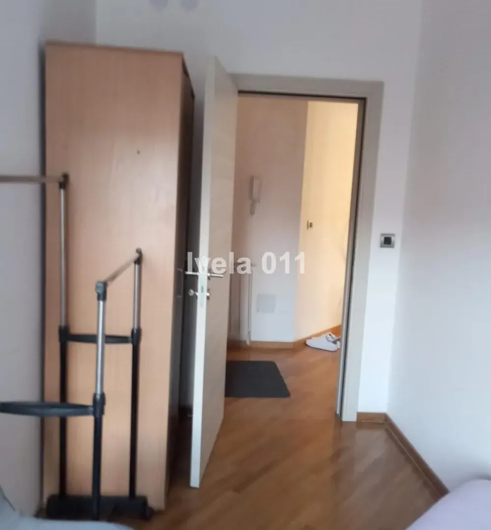 Prodaja, dvosoban stan, 40m², Đeram Pijaca, Beograd
