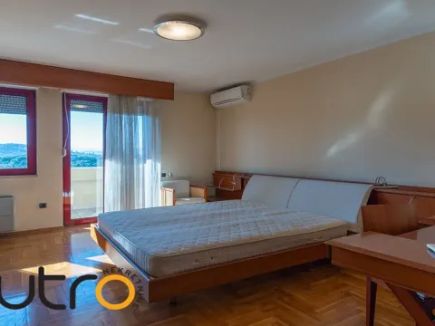 Sale, four bedroom apartment, 280m², Preko Morače, Podgorica - image 9