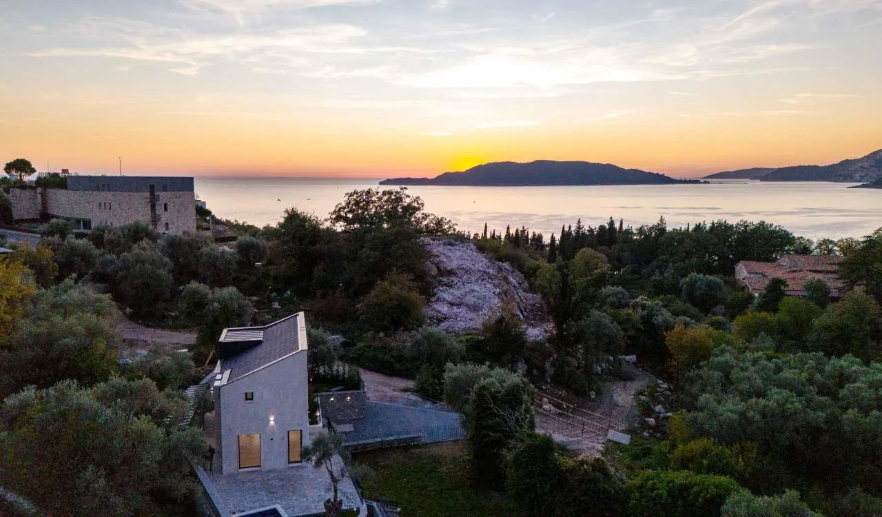 Sale, house, 240m², Kamenovo, Budva