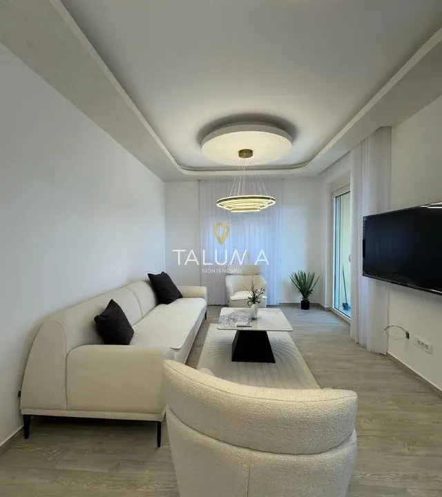 Sale, two bedroom apartment, 74m², Bečići, Budva