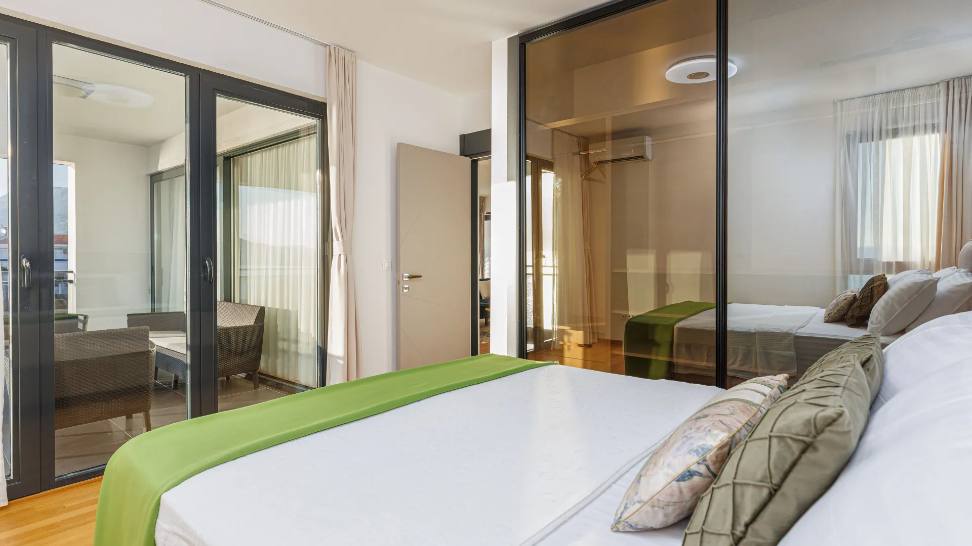 Sale, two bedroom apartment, 162m², Sveti Stefan, Budva