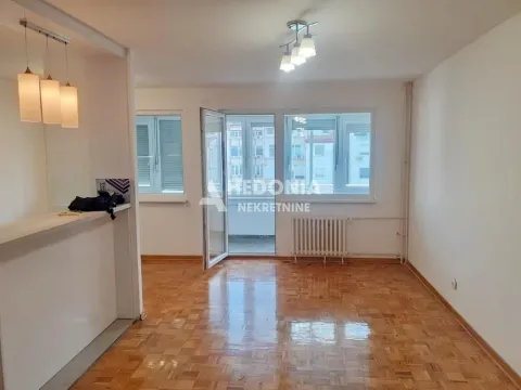 Sale, two bedroom apartment, 76m², Novi Beograd Blok 72, Novi Beograd Sve Podlokacije