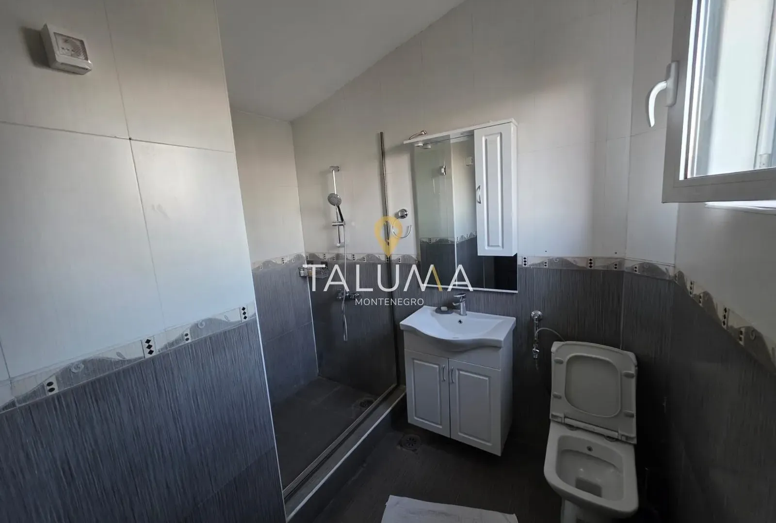 Rent, office space, 460m², Gornja Gorica, Podgorica