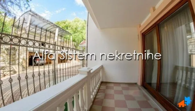 Izdavanje, stan, 250m², Savski Venac, Beograd